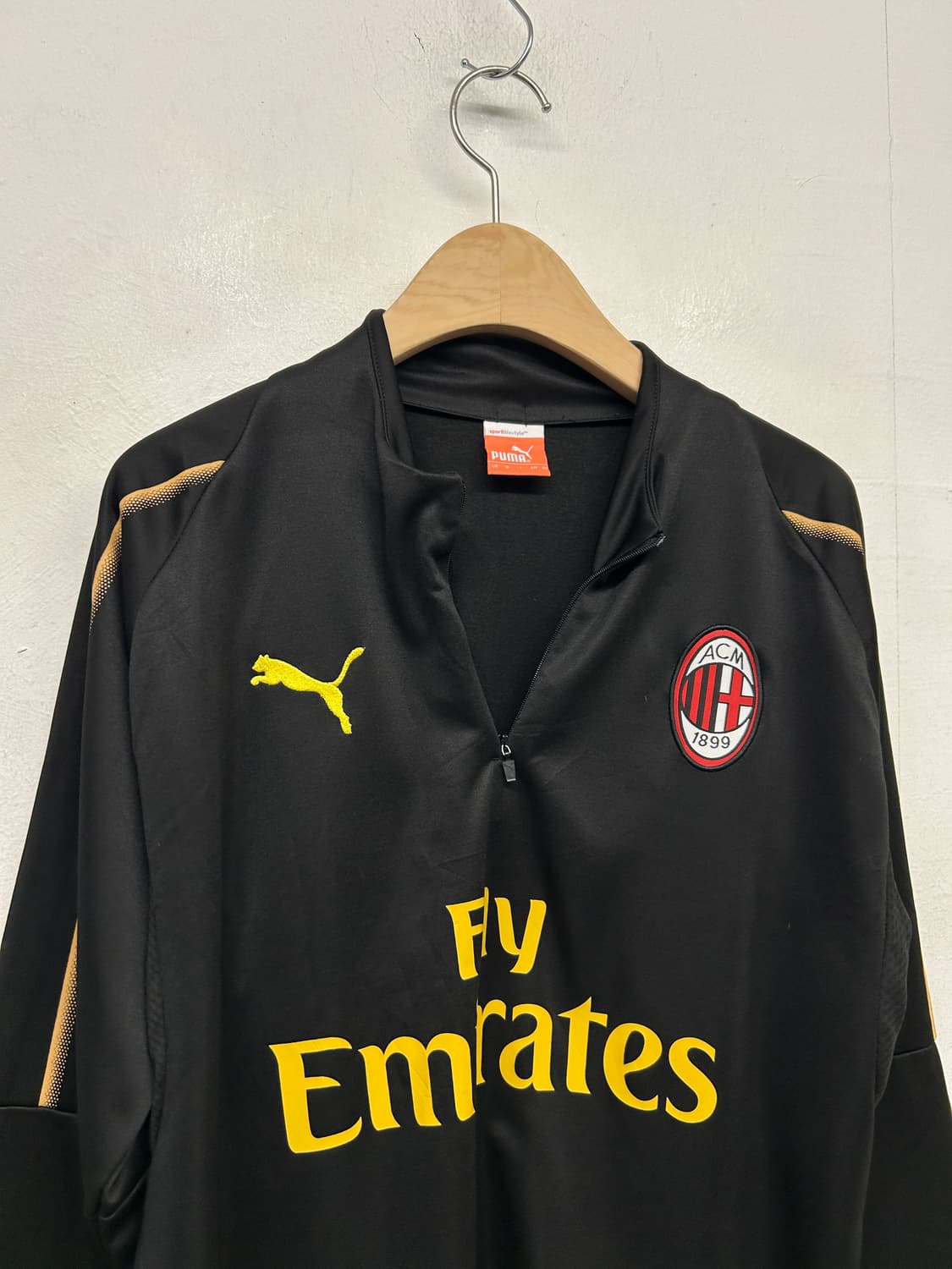 18-19 푸마 AC밀란 블랙 긴팔 트레이닝 탑 상품이미지3