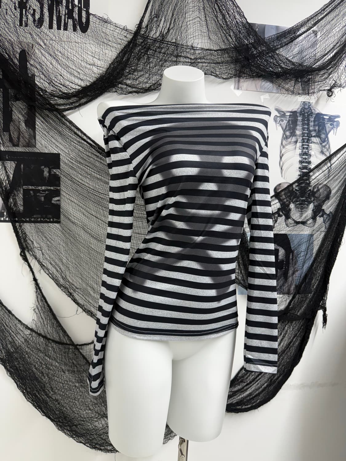 Punk mood off shoulder longsleeve 상품이미지1