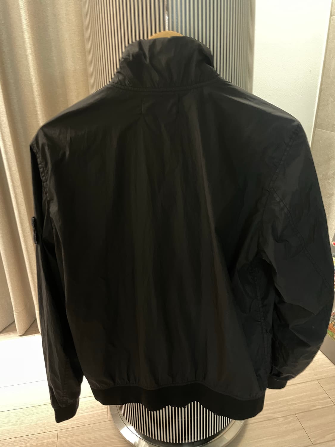 스톤아일랜드 크링클랩스 바람막이 자켓 24fw 상품이미지4