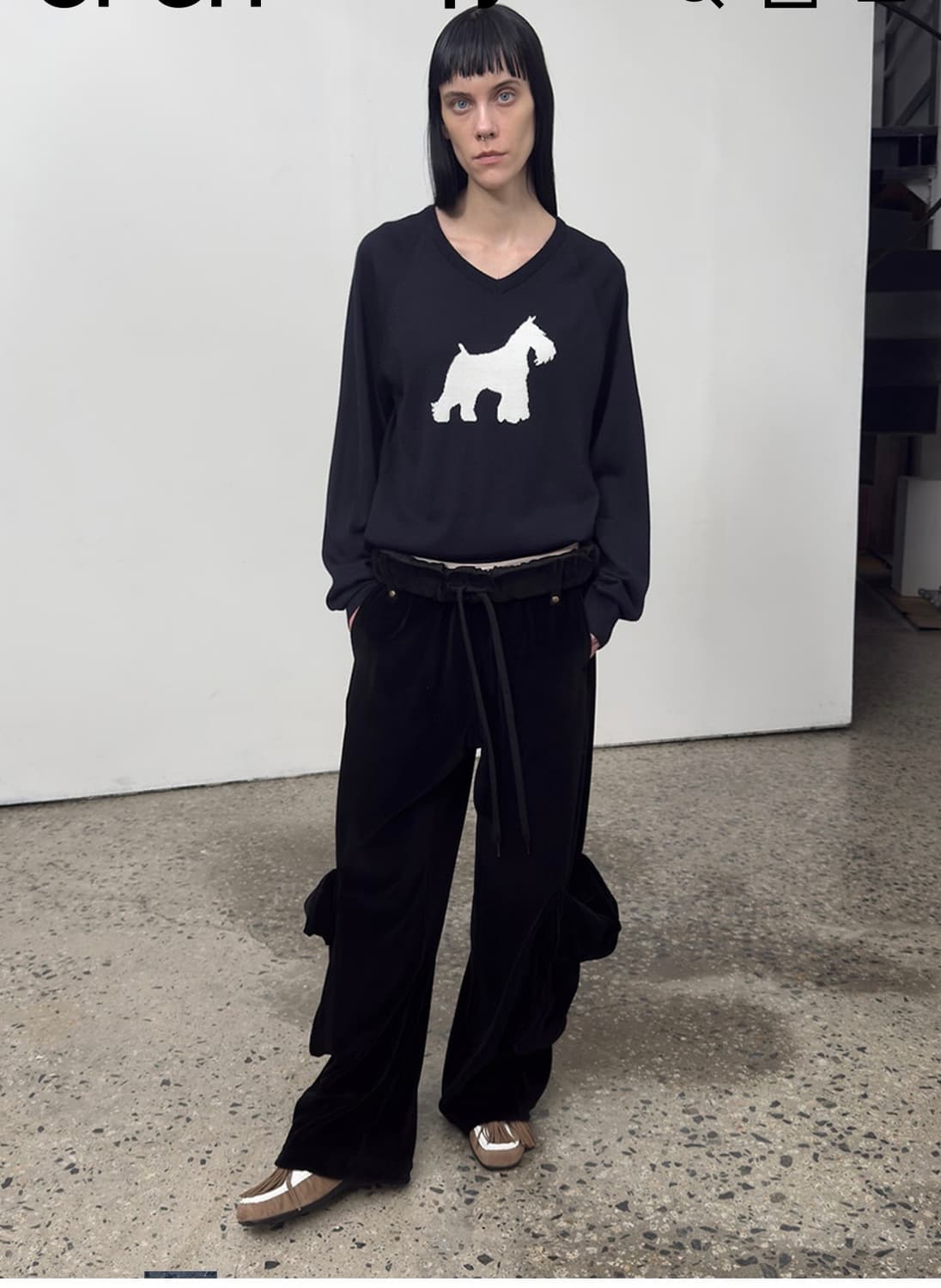 오픈와이와이 롤드 웨이스트 벨루어 카고 팬츠 블랙 상품이미지1