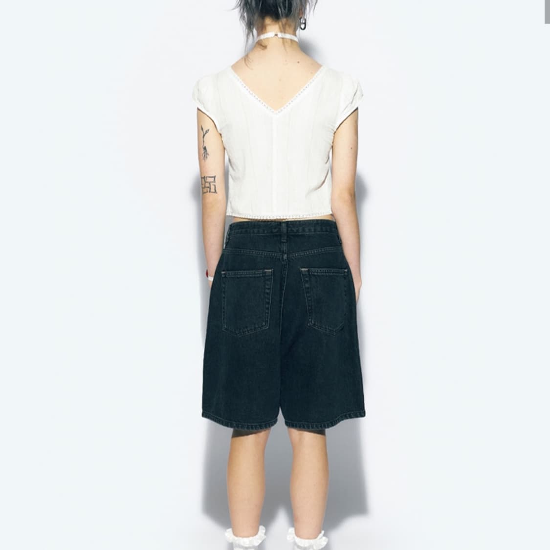에즈이프 캘리 CROP RIBBON OPEN BLOUSE WHITE 상품이미지4