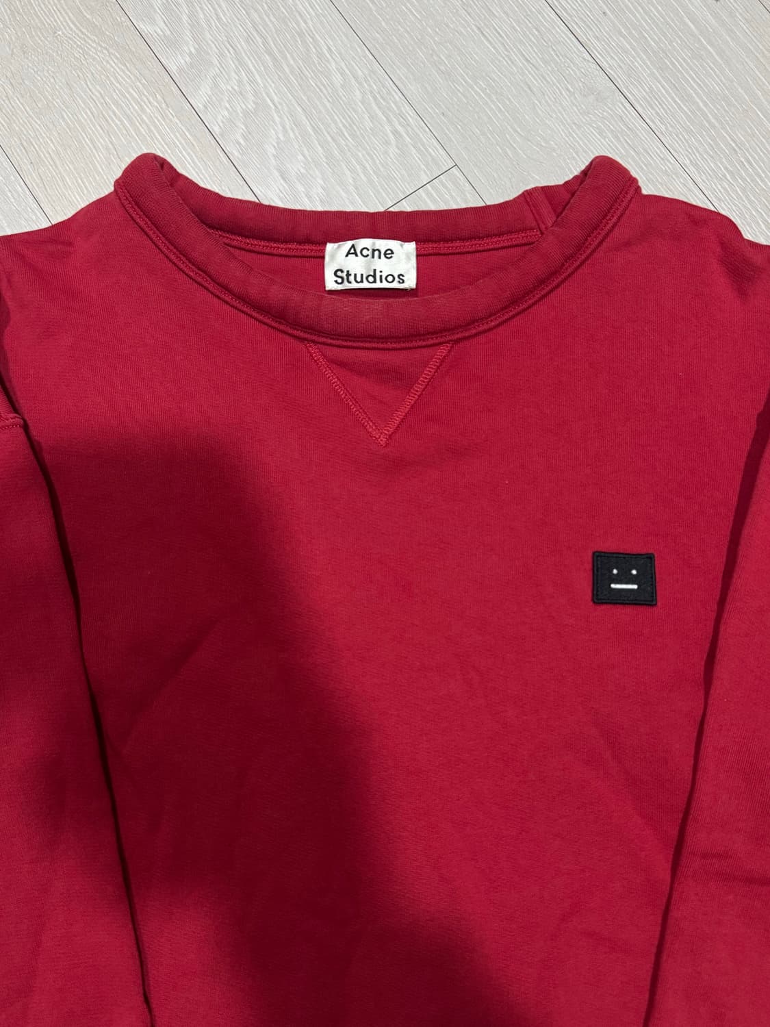 아크네 핀트 페이스 맨투맨 상품이미지2