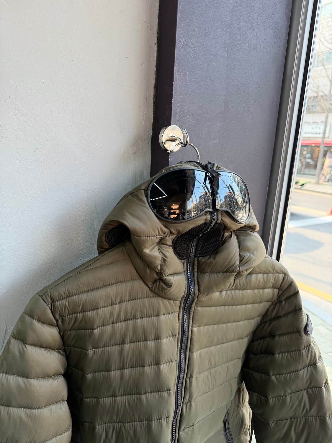 46/ AI 라이더스온더스톰 고글 다운 패딩 점퍼 상품이미지7