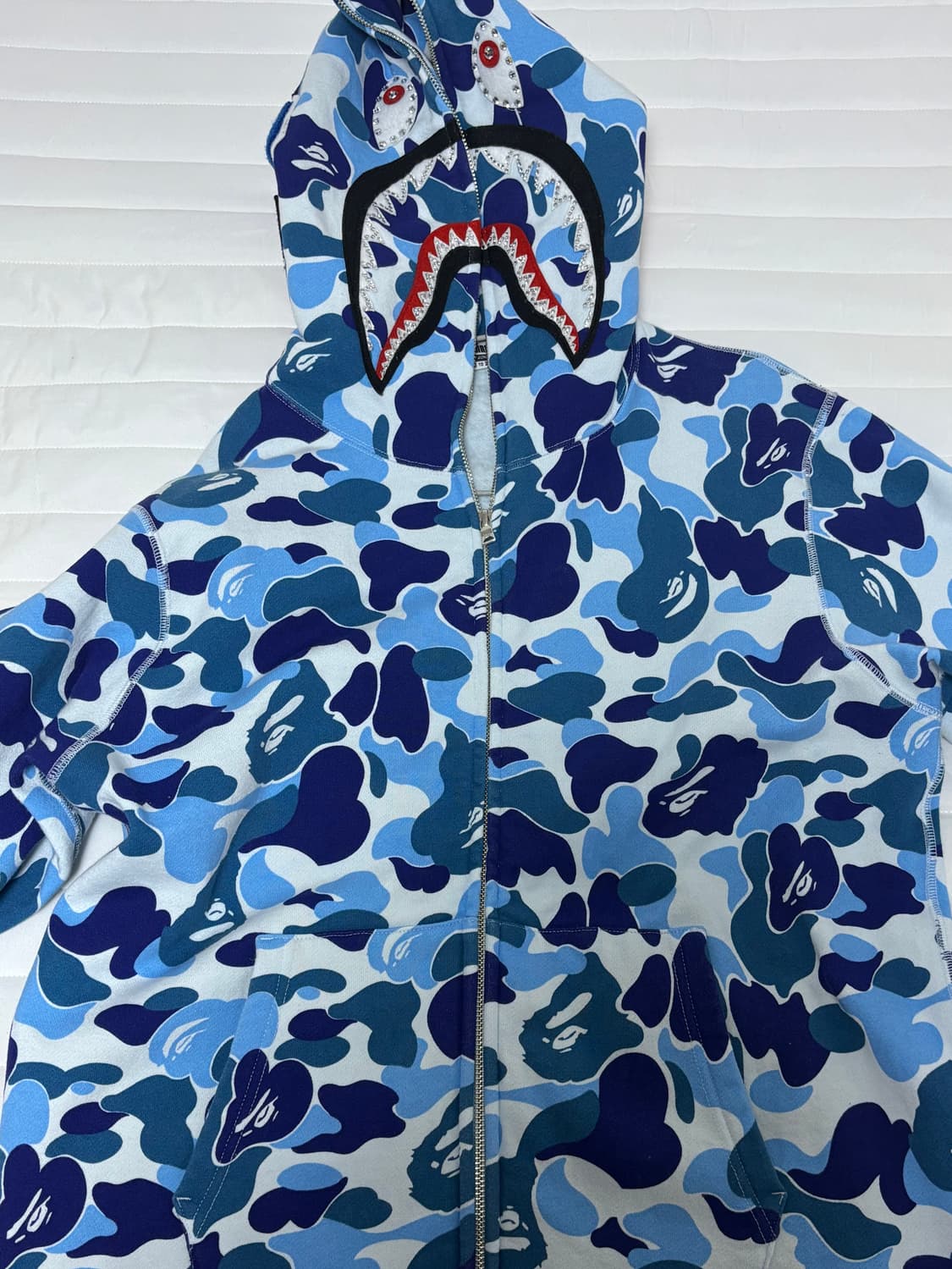 베이프 ABC 카모 크리스탈 스톤 샤크 풀 집 후드 블루 상품이미지2