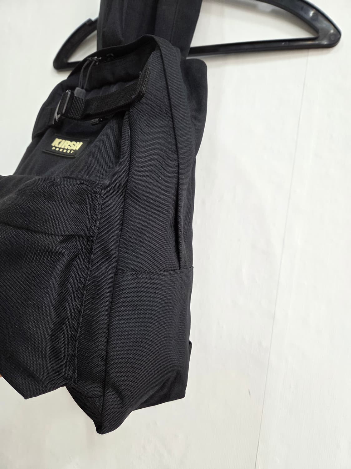 키르시 포켓 테크니컬 슬링백 블랙 상품이미지4