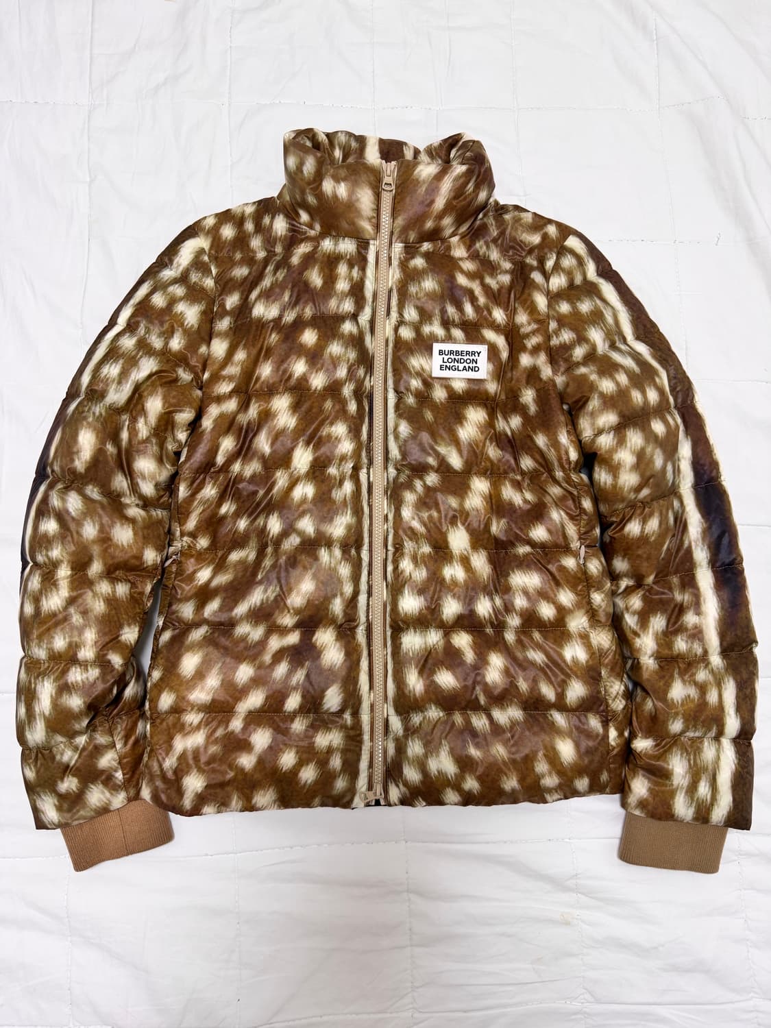 (XS)버버리 디어 패턴 경량 패딩 상품이미지1