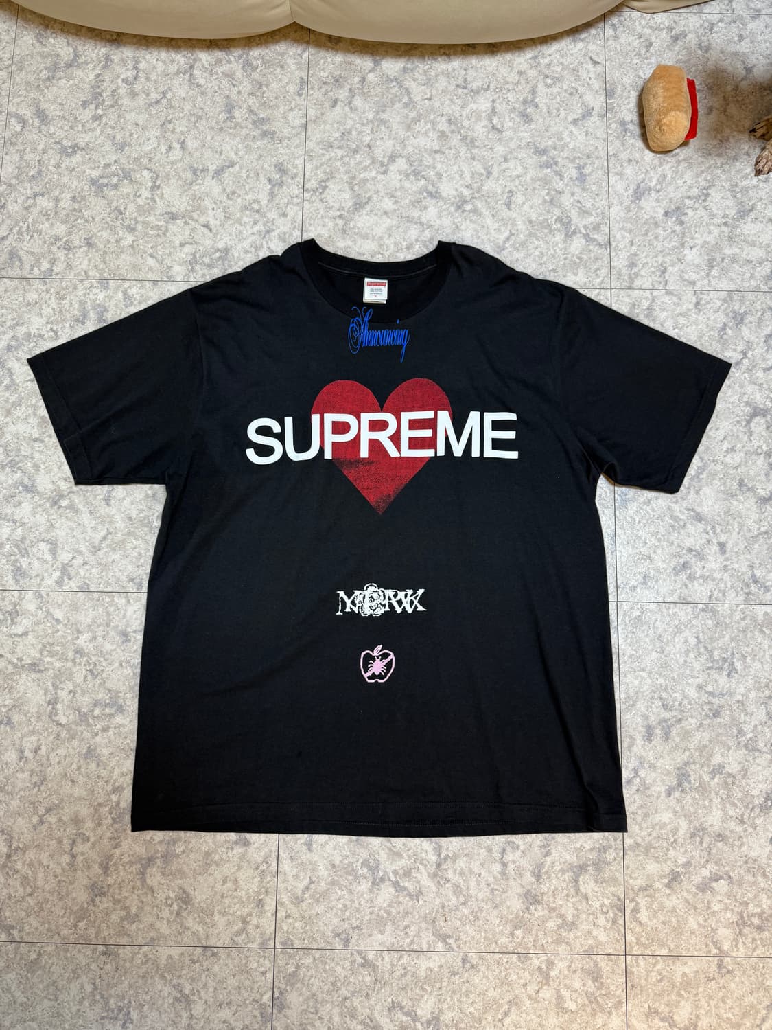 슈프림 어나운싱 티셔츠 블랙 XL 25SS 상품이미지1