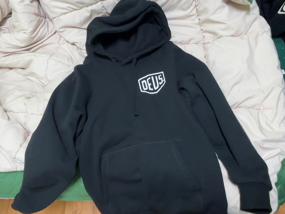 데우스 마키나 후드티 도쿄 상품이미지1