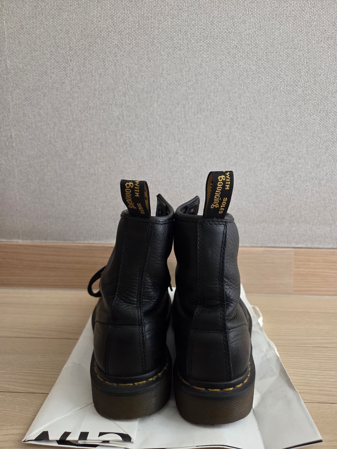 닥터마틴 1460 8홀 워커 무광 블랙 색상 UK 4 사이즈 상품이미지2