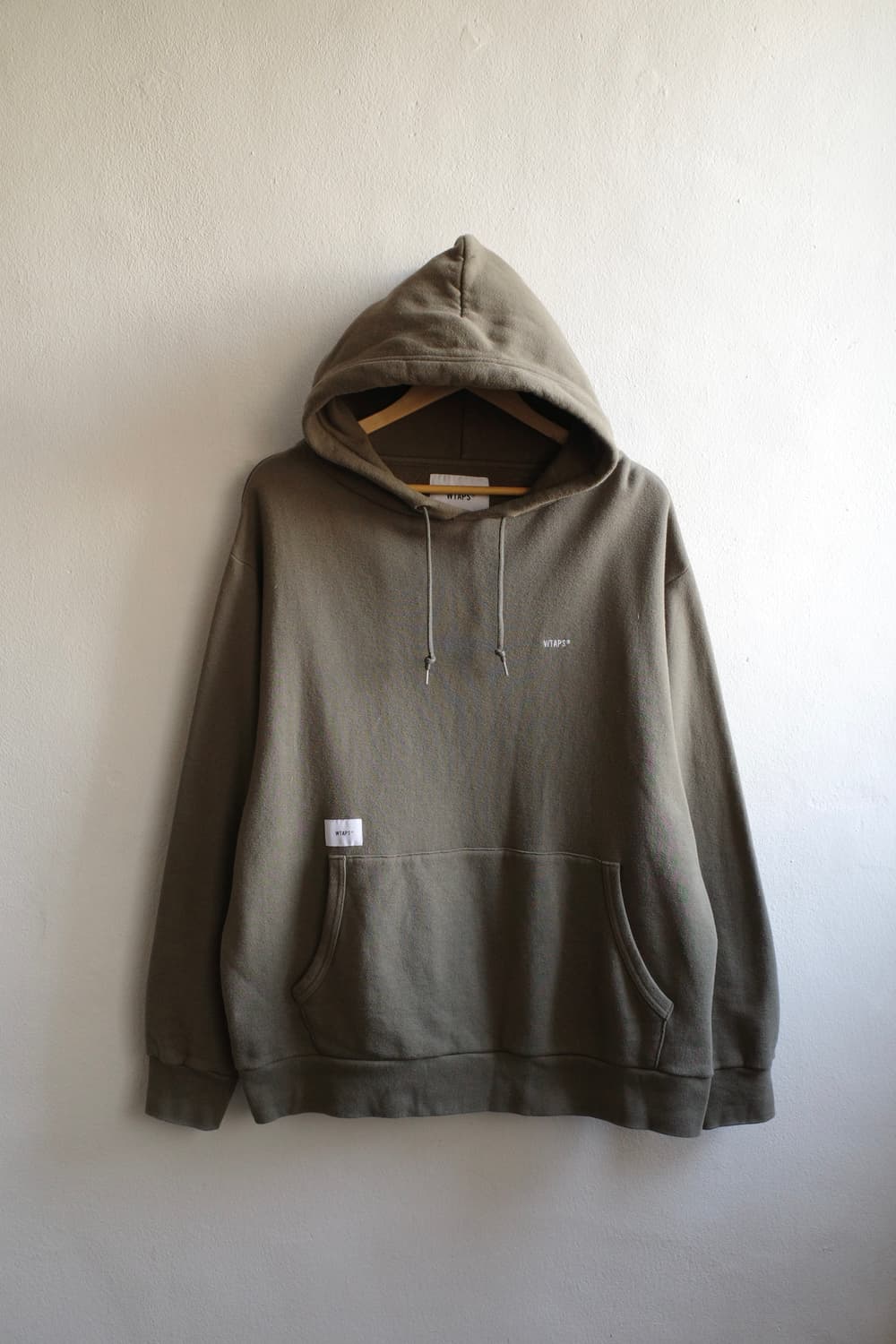 더블탭스 스웻 후디 상품이미지1