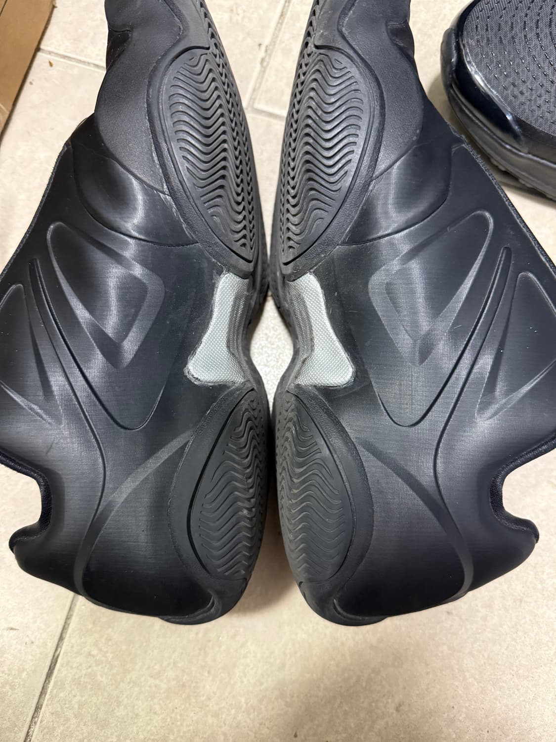 나이키 슈프림 에어줌 코트포짓 상품이미지4