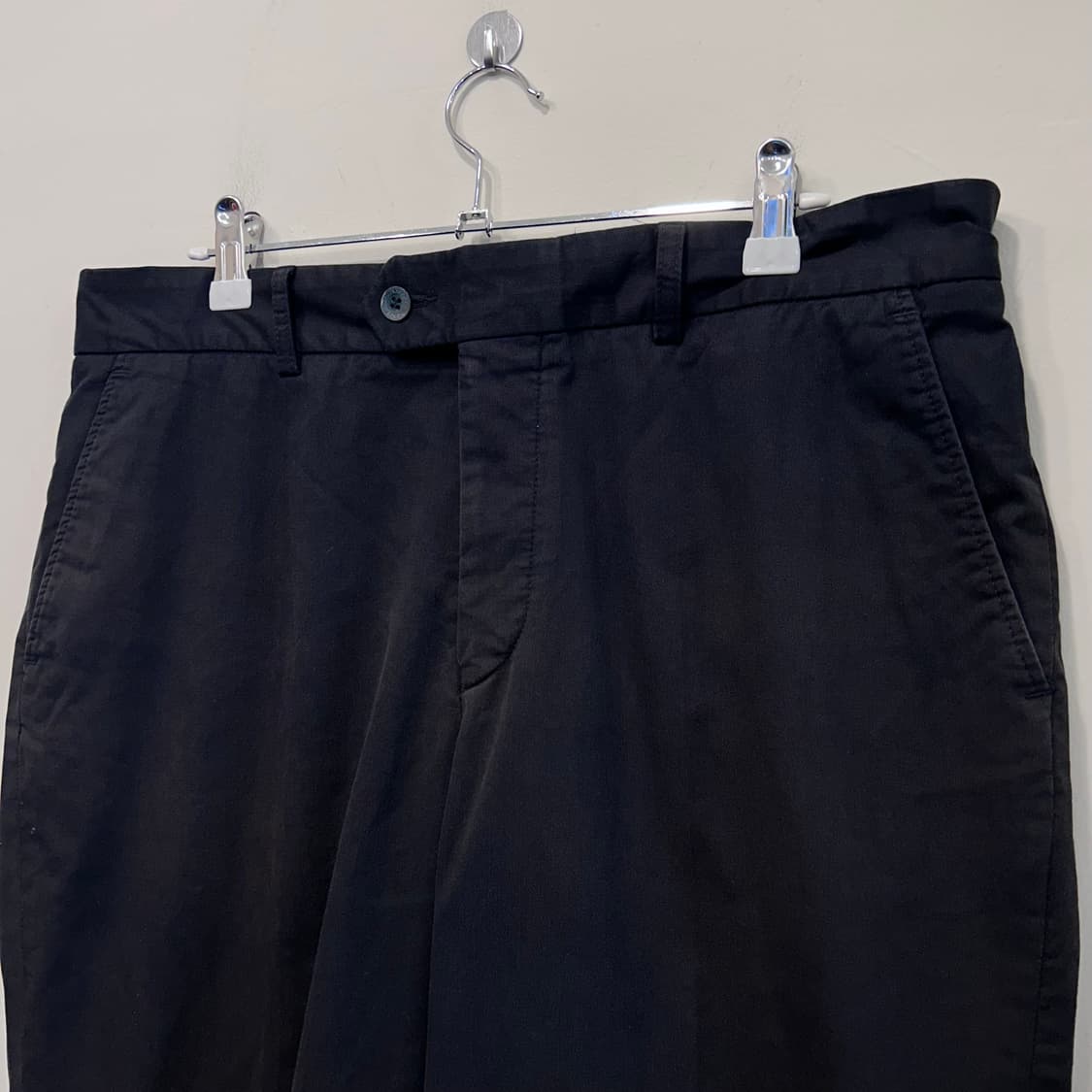 버버리 골프 와이드핏 와펜로고 코튼 치노팬츠 상품이미지3