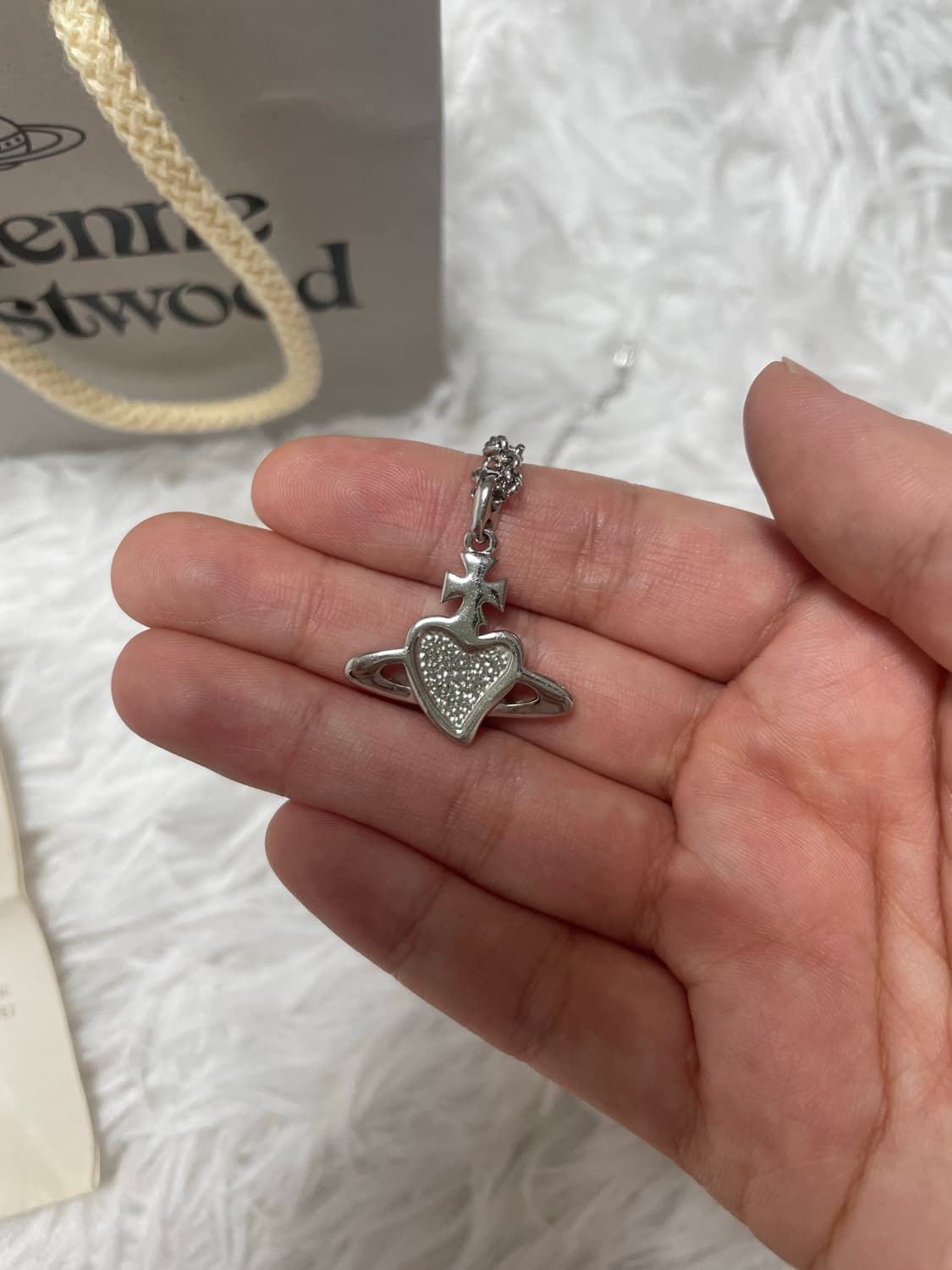 비비안웨스트우드 하트 목걸이 상품이미지3