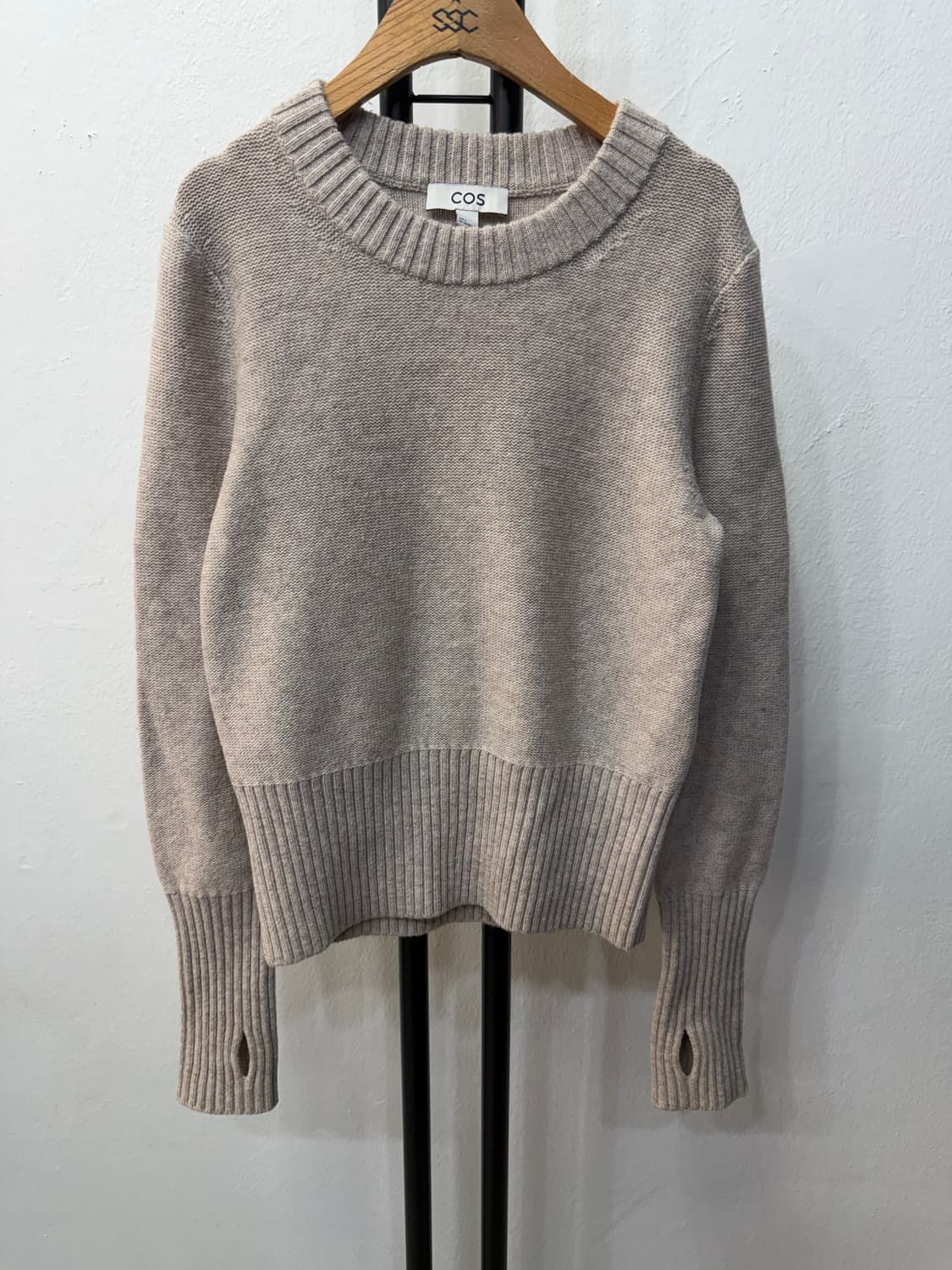 정품) COS 코스 여성 핑거홀 니트 스웨터 S 상품이미지1