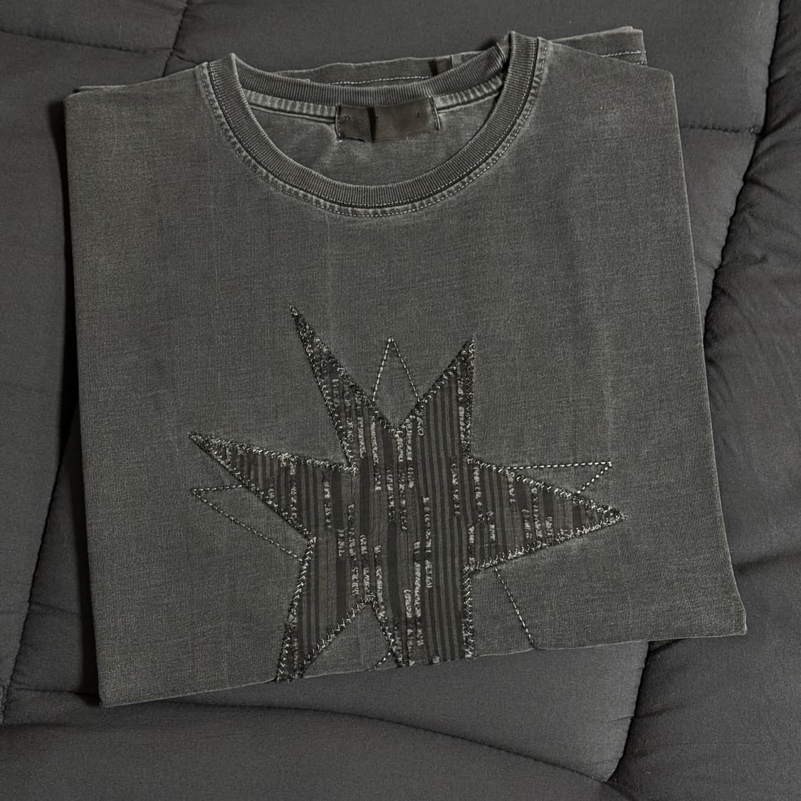 2) 노운 패치드 스타 티셔츠 차콜 상품이미지1