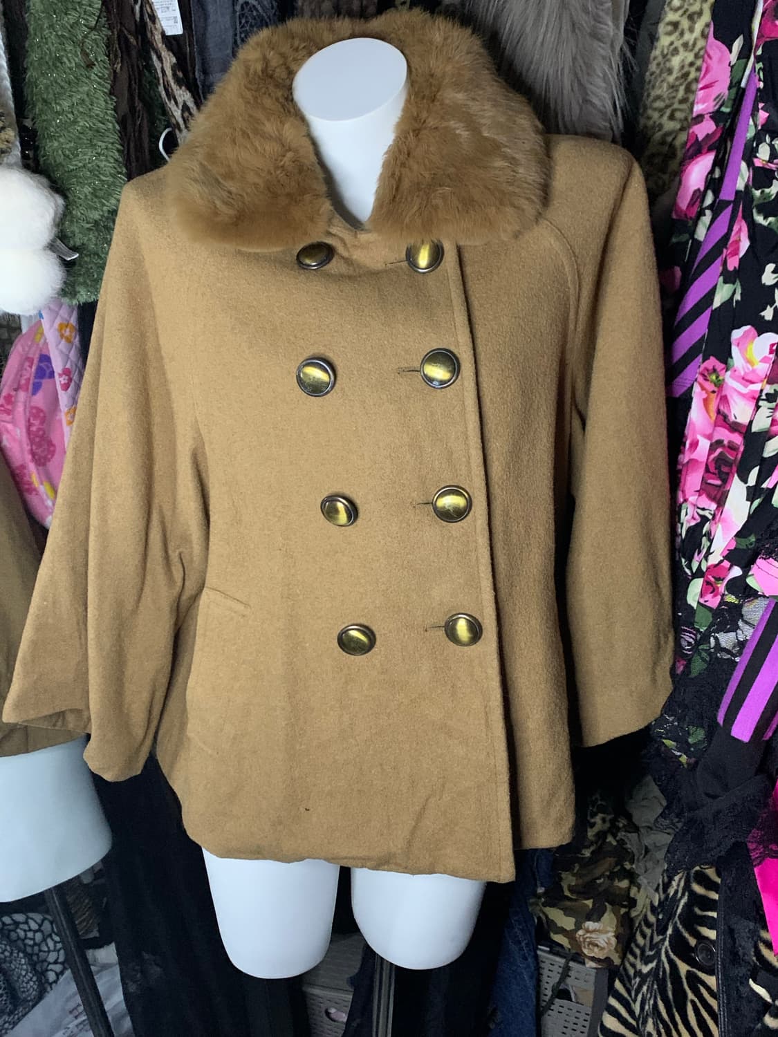 라떼갸루 금장 퍼 케이프 코트 상품이미지1