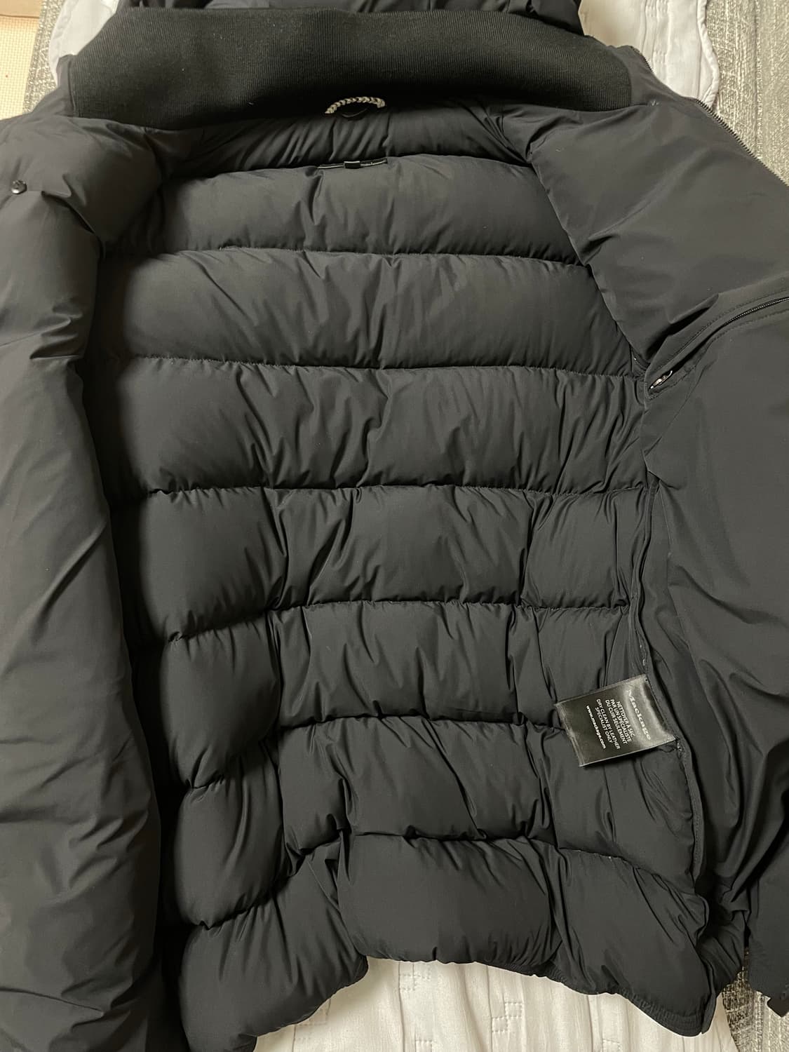 Mackage 블랙 패딩 100 사이즈 국내 매장판 상품이미지3