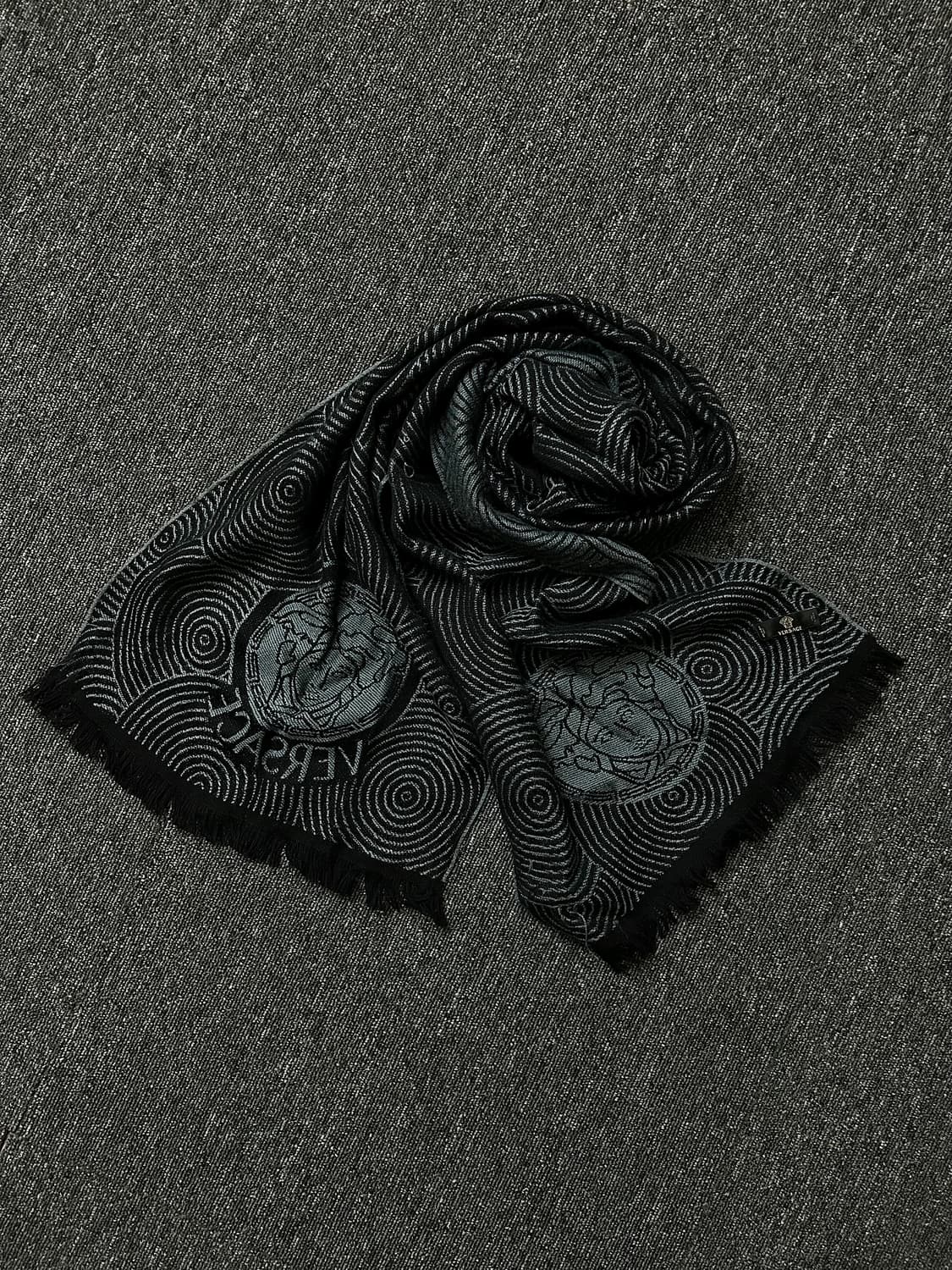 베르사체(Versace) 메두사 머플러 상품이미지2