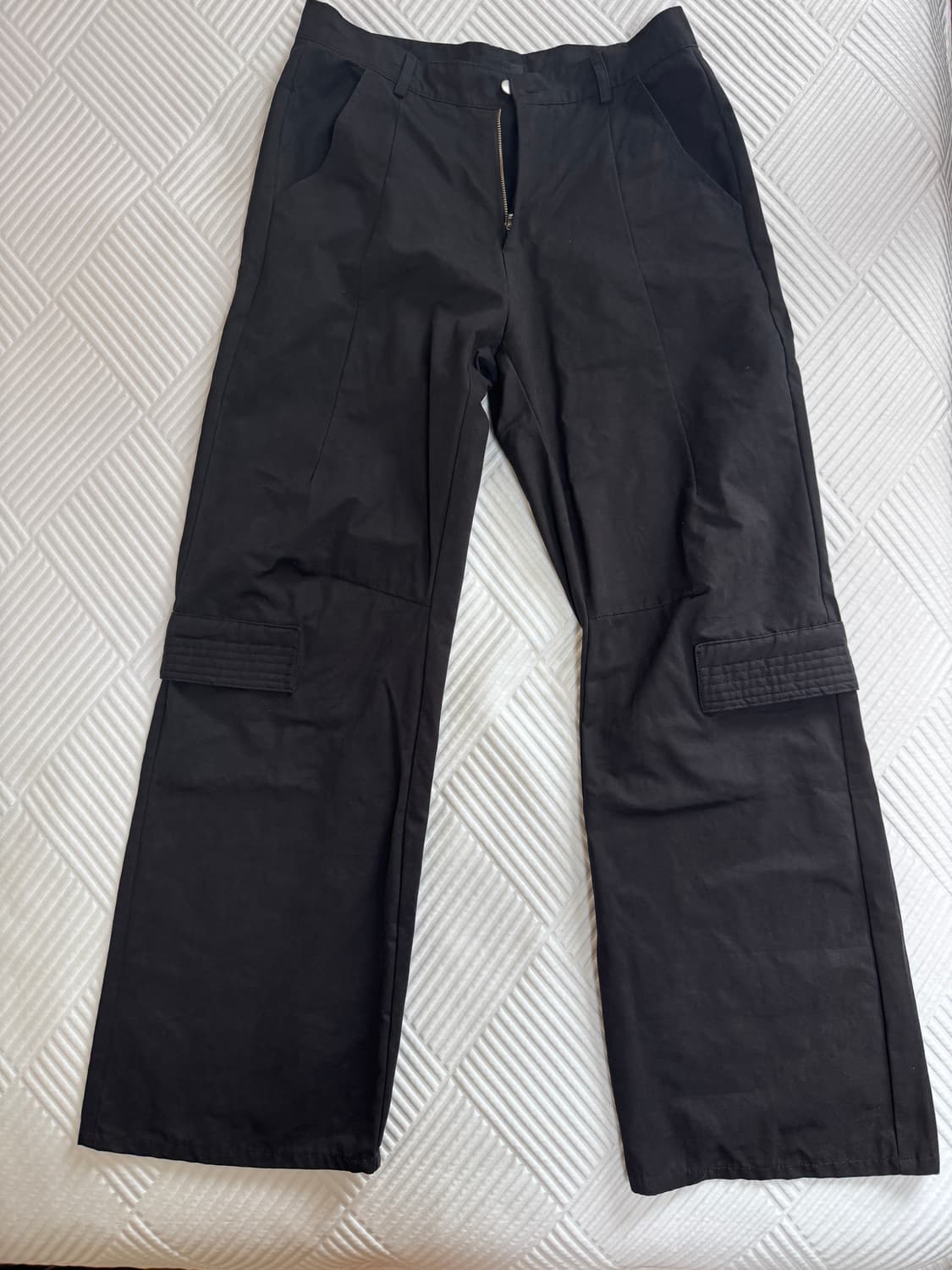 [착용 1회] YYYY 패디드 스티치 플레어 팬츠 블랙 상품이미지6