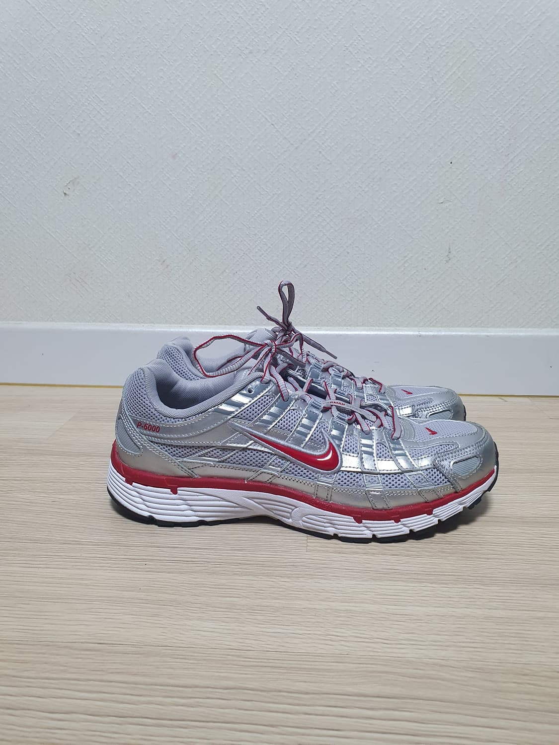 나이키 P-6000 실버/레드 운동화 280 상품이미지1