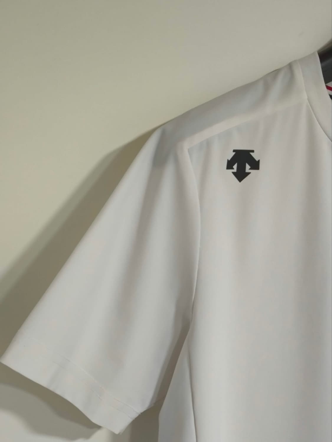 100 데상트 브리티시 트라이애슬론 기능성 반팔 티셔츠 상품이미지2