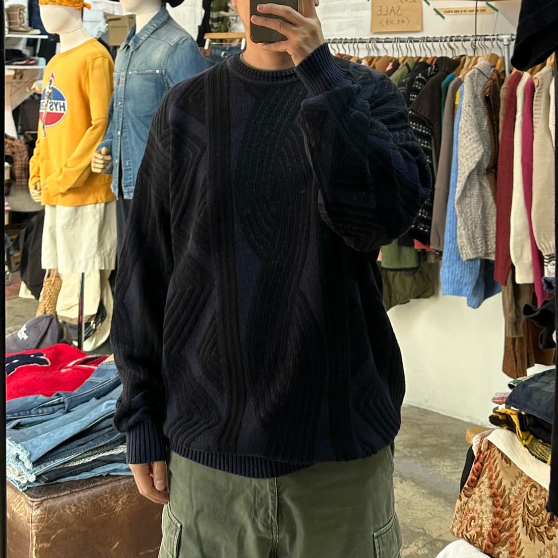 (착용컷) STUDIO 0001 FERRE 패턴 니트 (남성용 108) 상품이미지3