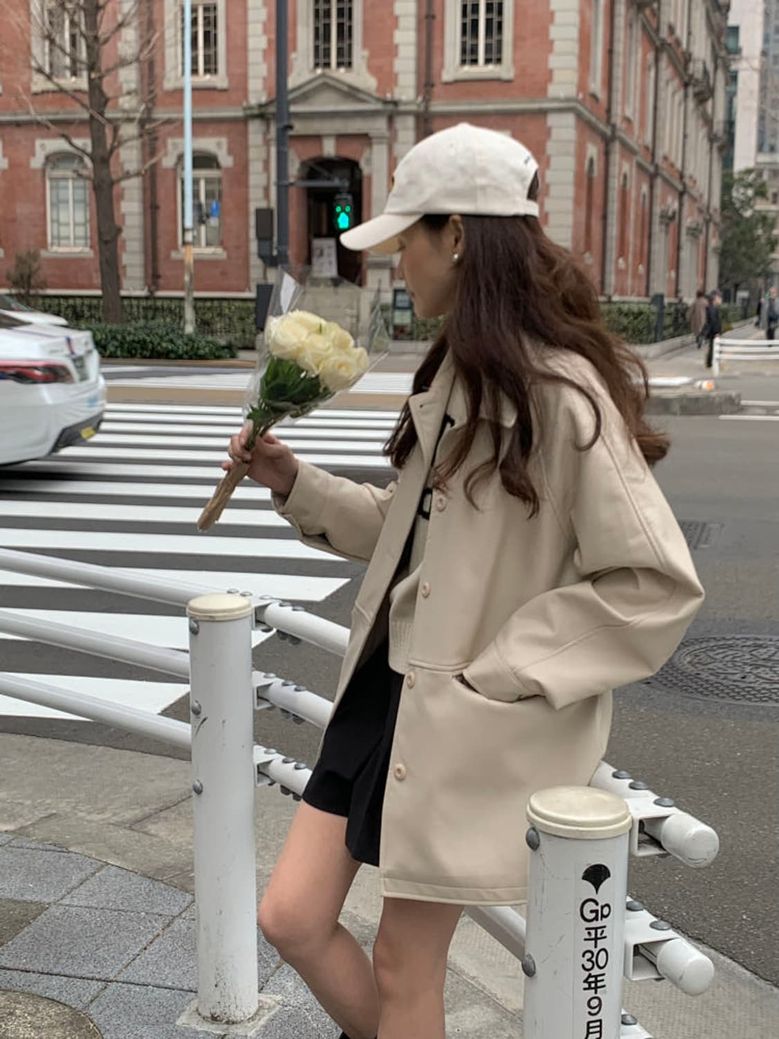 오디너리먼트 마크 하프 비건 레더 자켓 크림 상품이미지1