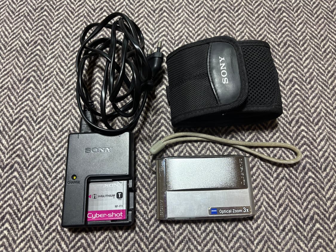 소니 사이버샷 dsc-t5(배터리2개, 메모리스틱2개, 메모리어댑터) 상품이미지2