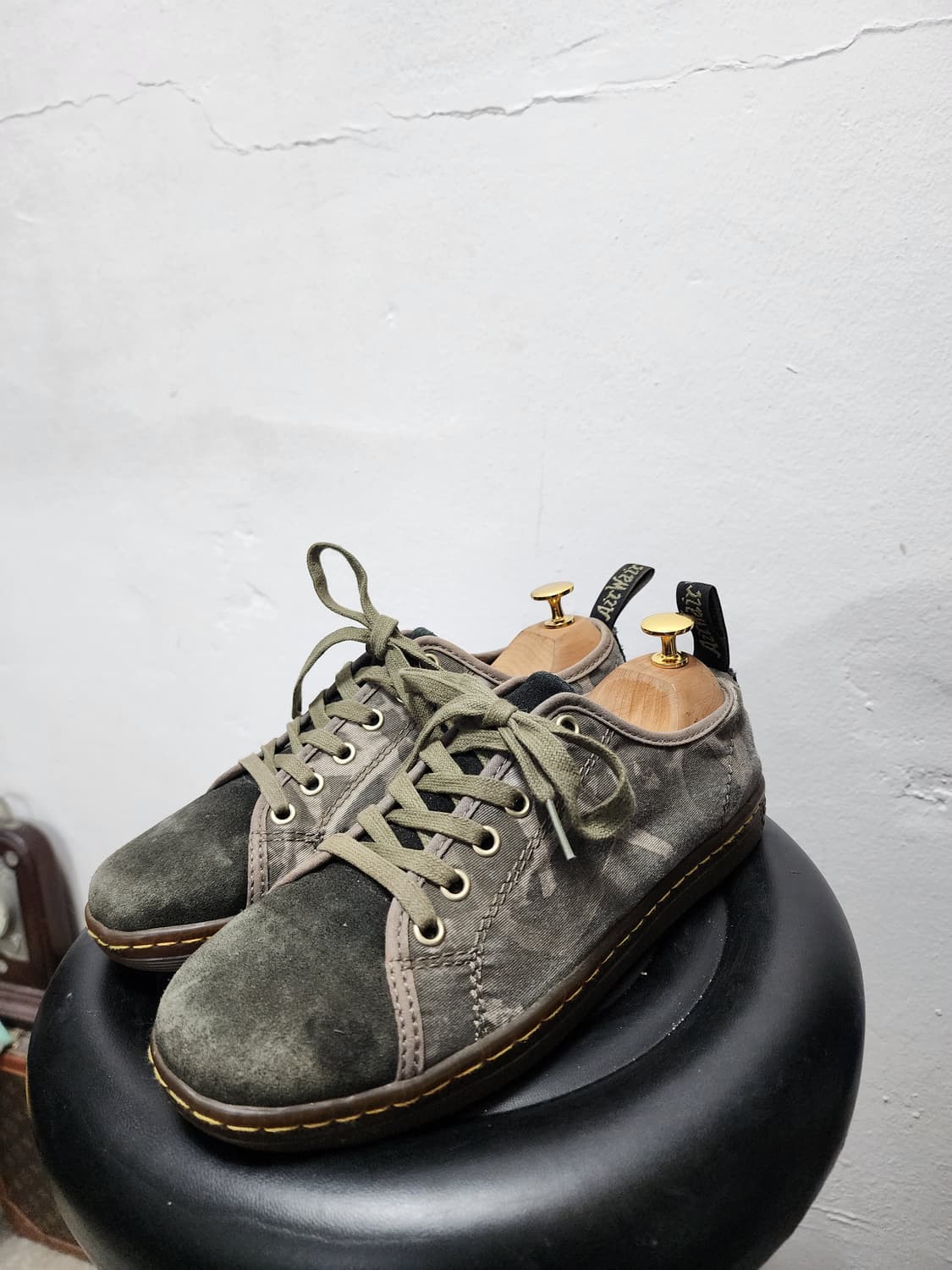 닥터마틴 스웨이드 스니커즈 상품이미지1