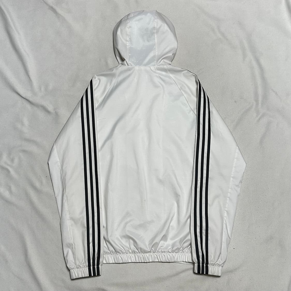 L 아디다스 첼시 블랙 삼선 화이트 후드 바람막이 상품이미지3