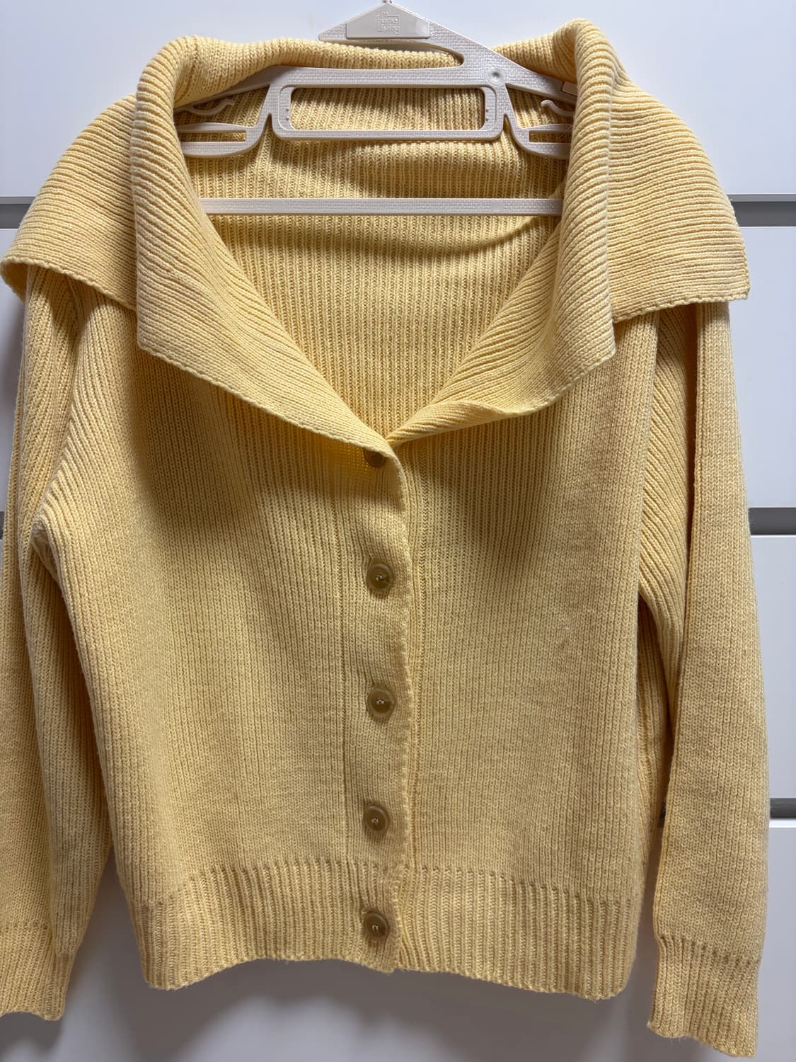 옐로우 버튼 가디건 FREE 상품이미지1