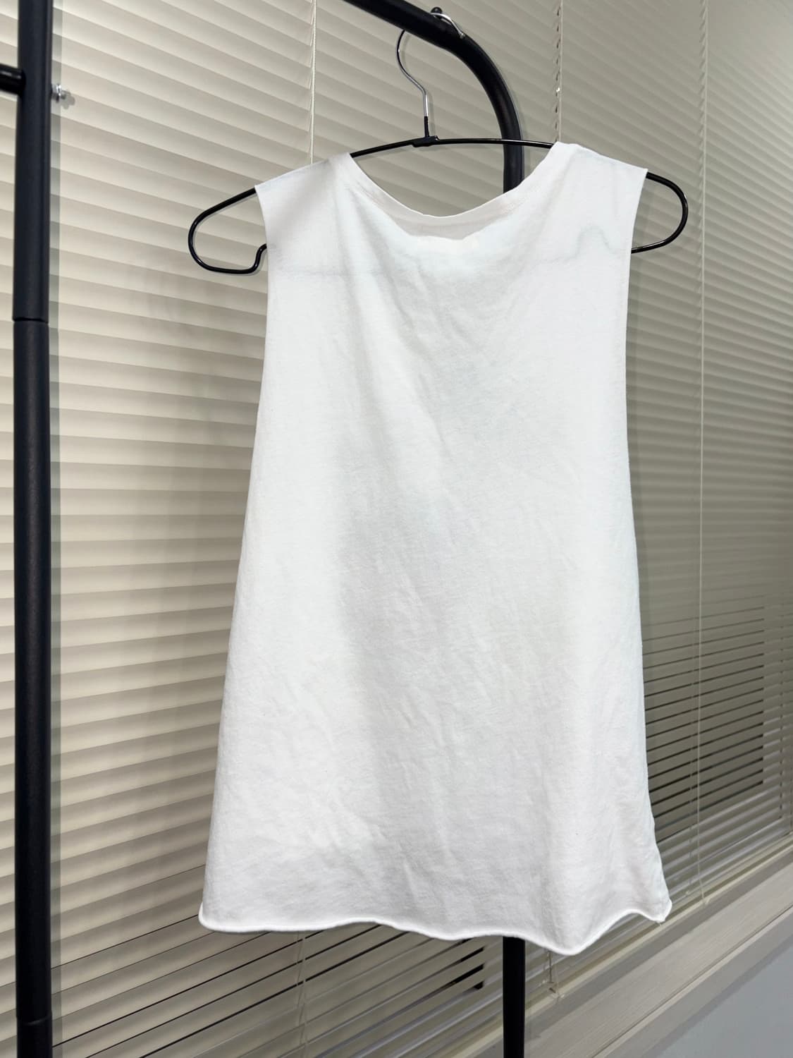 Hollister Sunfaded Mickey Cutoff Tank 상품이미지3