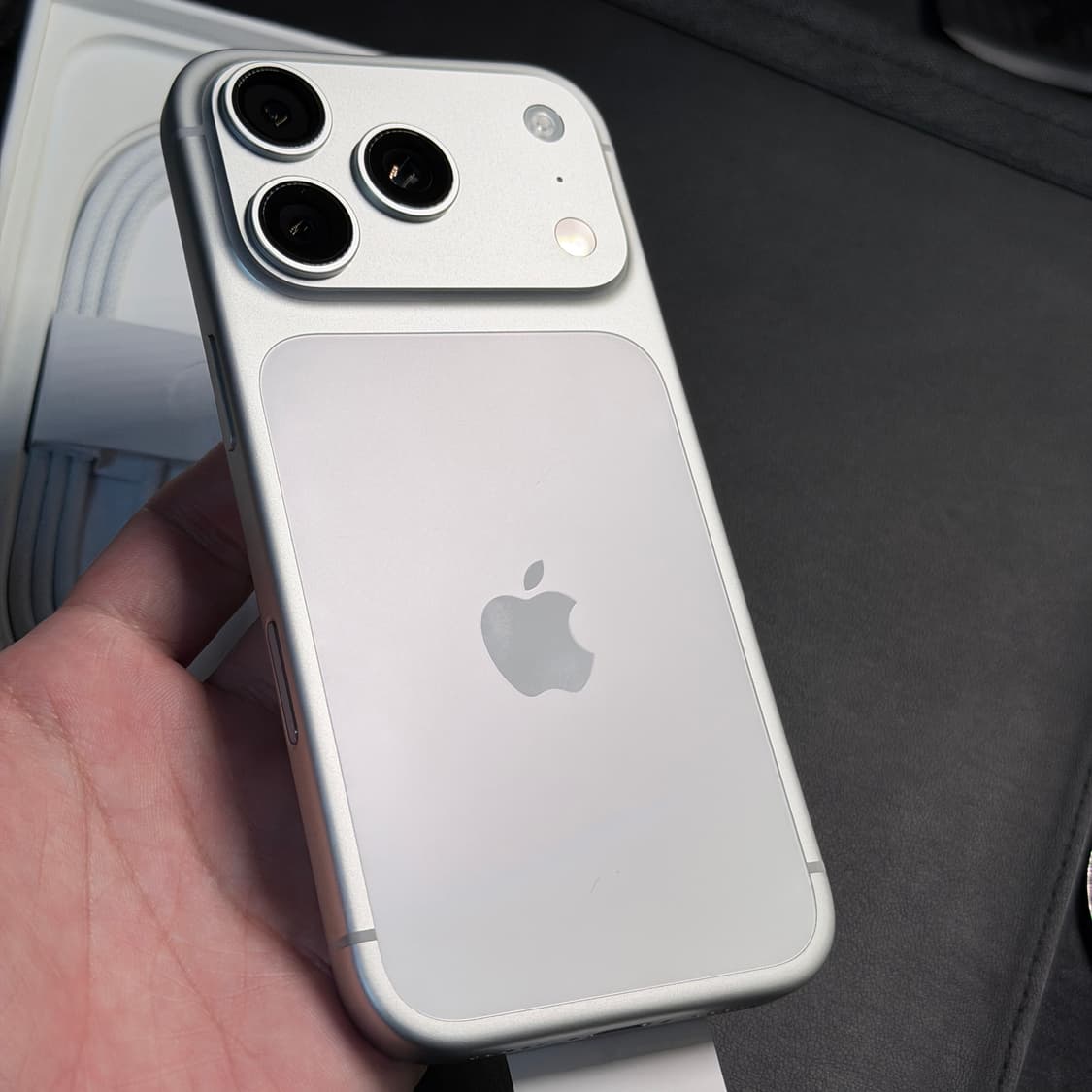 아이폰 17 프로 256GB 실버 풀박스 자급제 상품이미지2