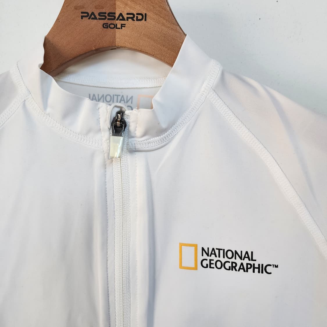 내셔널지오그래픽 여성 화이트 래쉬가드 상품이미지2