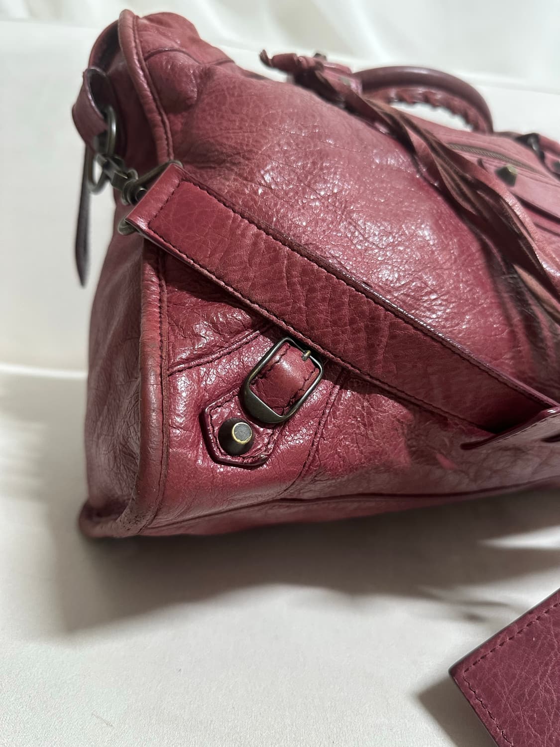 [A 정품] 발렌시아가 시티 모터백 미디움 버건디 상품이미지3