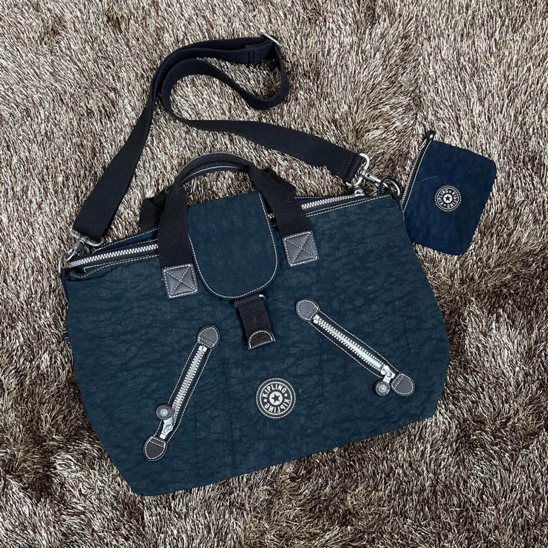키플링 Kipling 네이비 빅 토트 겸 크로스백 상품이미지1