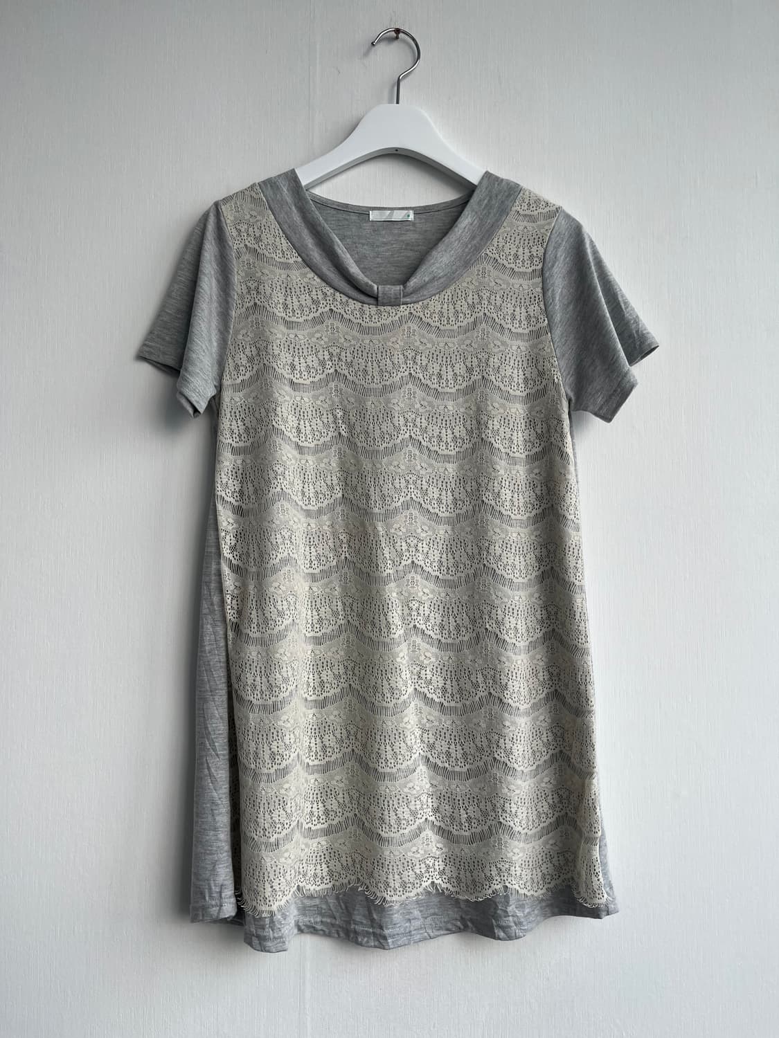 그레이 캉캉 레이스 티셔츠 상품이미지1