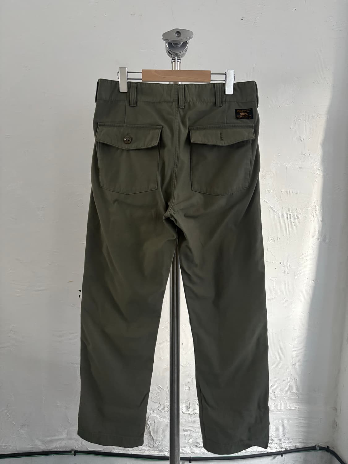 WTAPS 올리브 색상 퍼티그 팬츠  상품이미지2