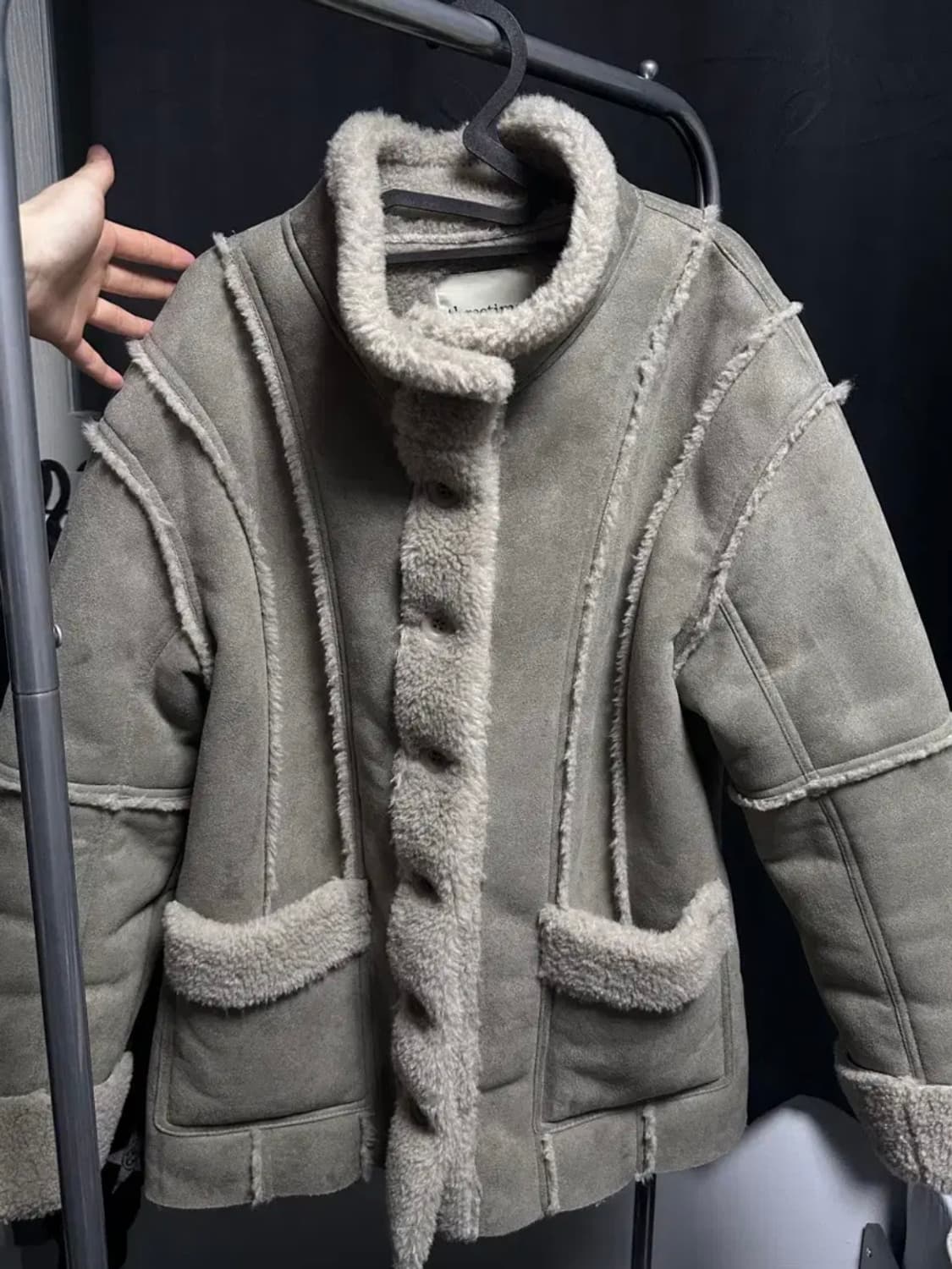 쓰리타임즈 2025FW 무스탕 자켓 상품이미지3