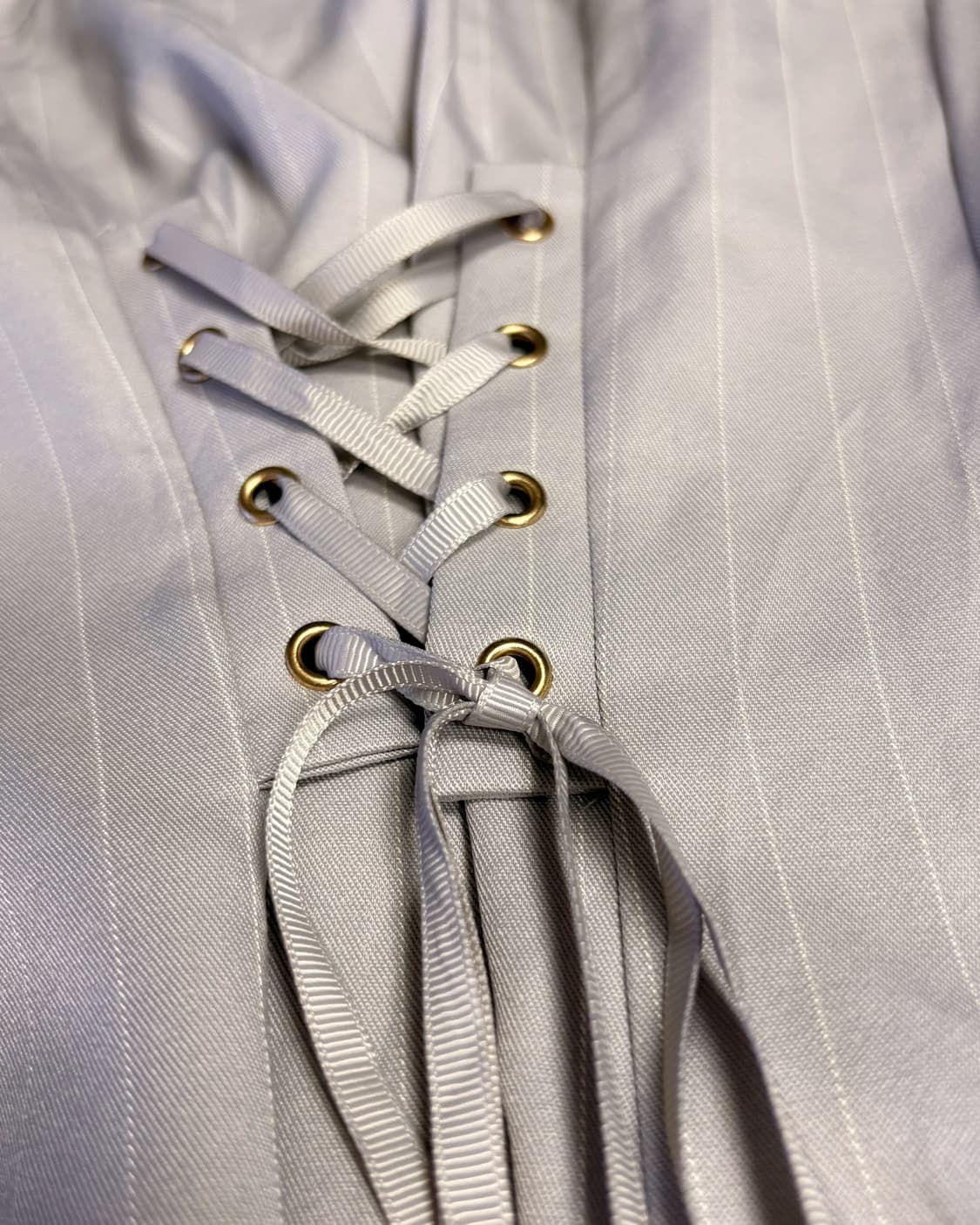 (이체시에눌) 시크릿허니 양산형 레이스 리본 진주 단추 포인트 블라우스 상품이미지4