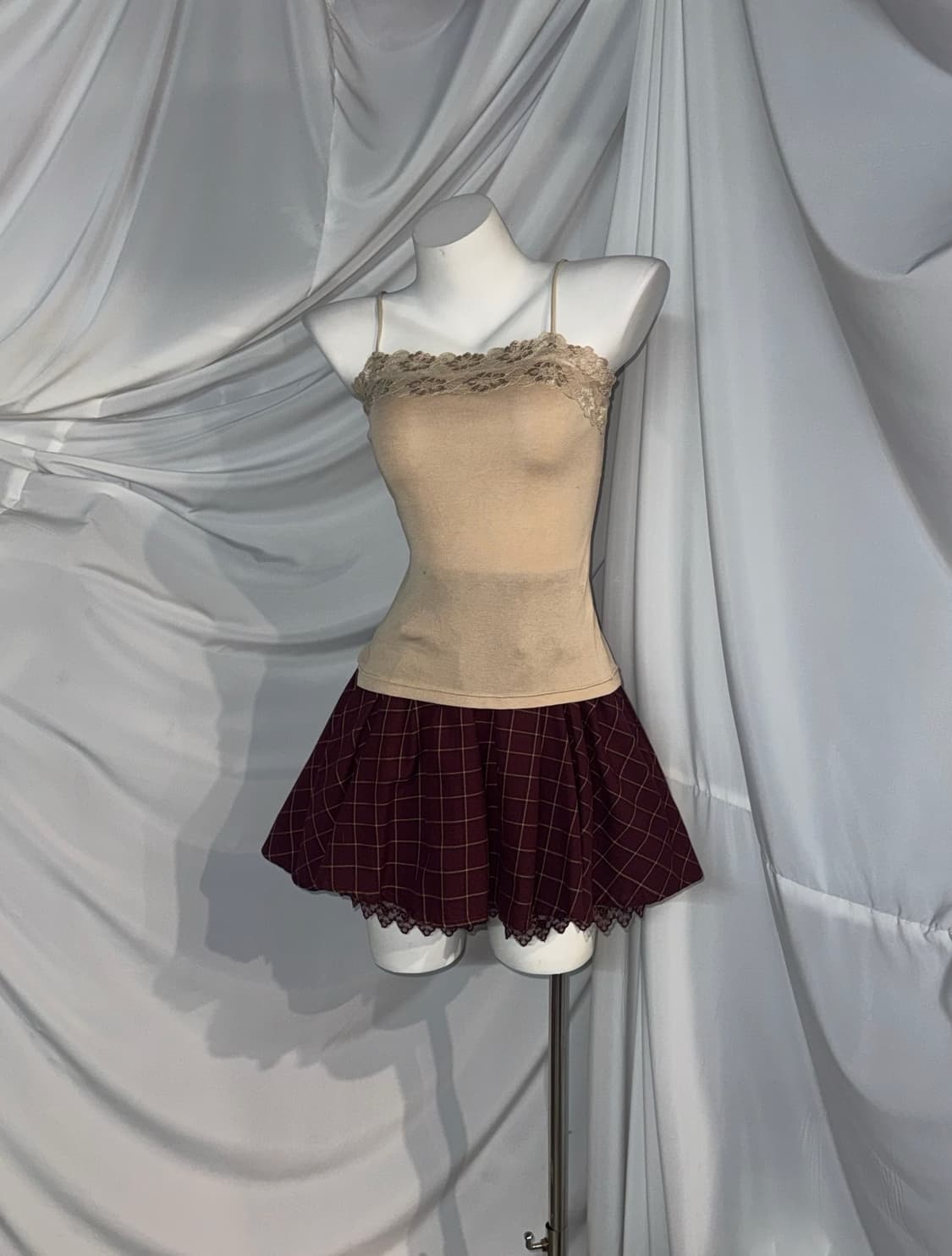 Axes Femme 엑시즈팜 버건디 체크 아일렛 프릴 블레이저 코디세트  상품이미지4