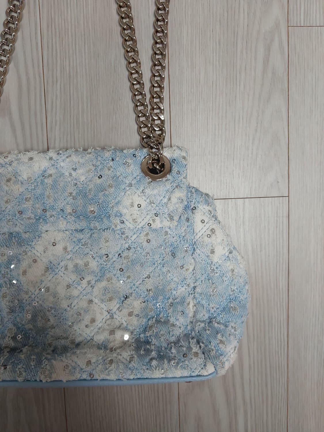 게스 GUESS 미니 플랩 퀼팅백 갸루 핀터깔 상품이미지7