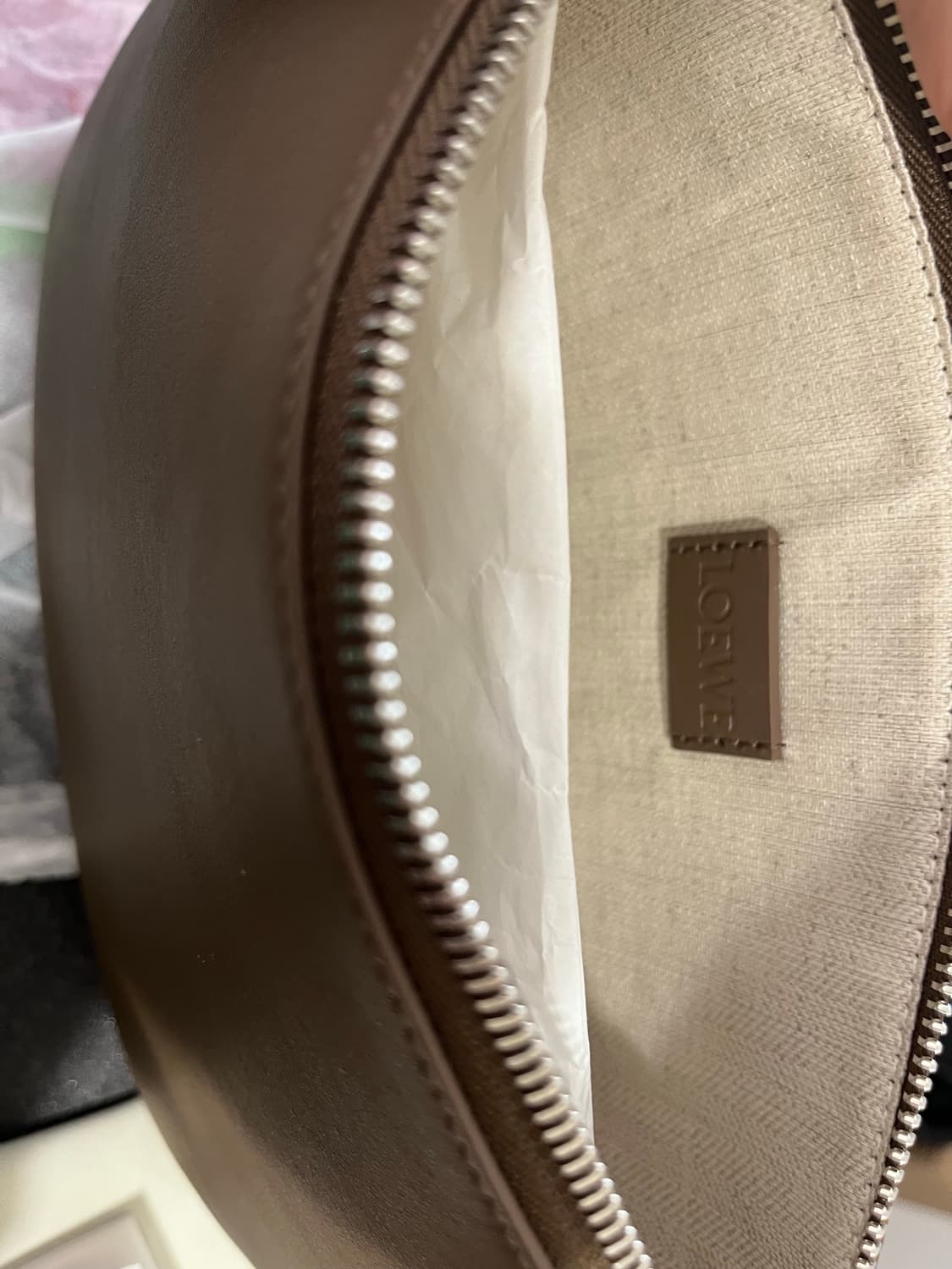 LOEWE 로에베 카프스킨 클러치 풀박스 ( 쇼핑백+택+보증서) 상품이미지6