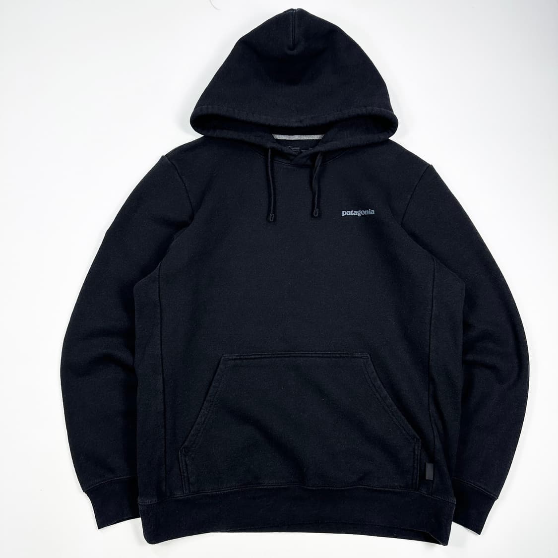 파타고니아 시그니처 로고 블랙 후드티 (M) 상품이미지2