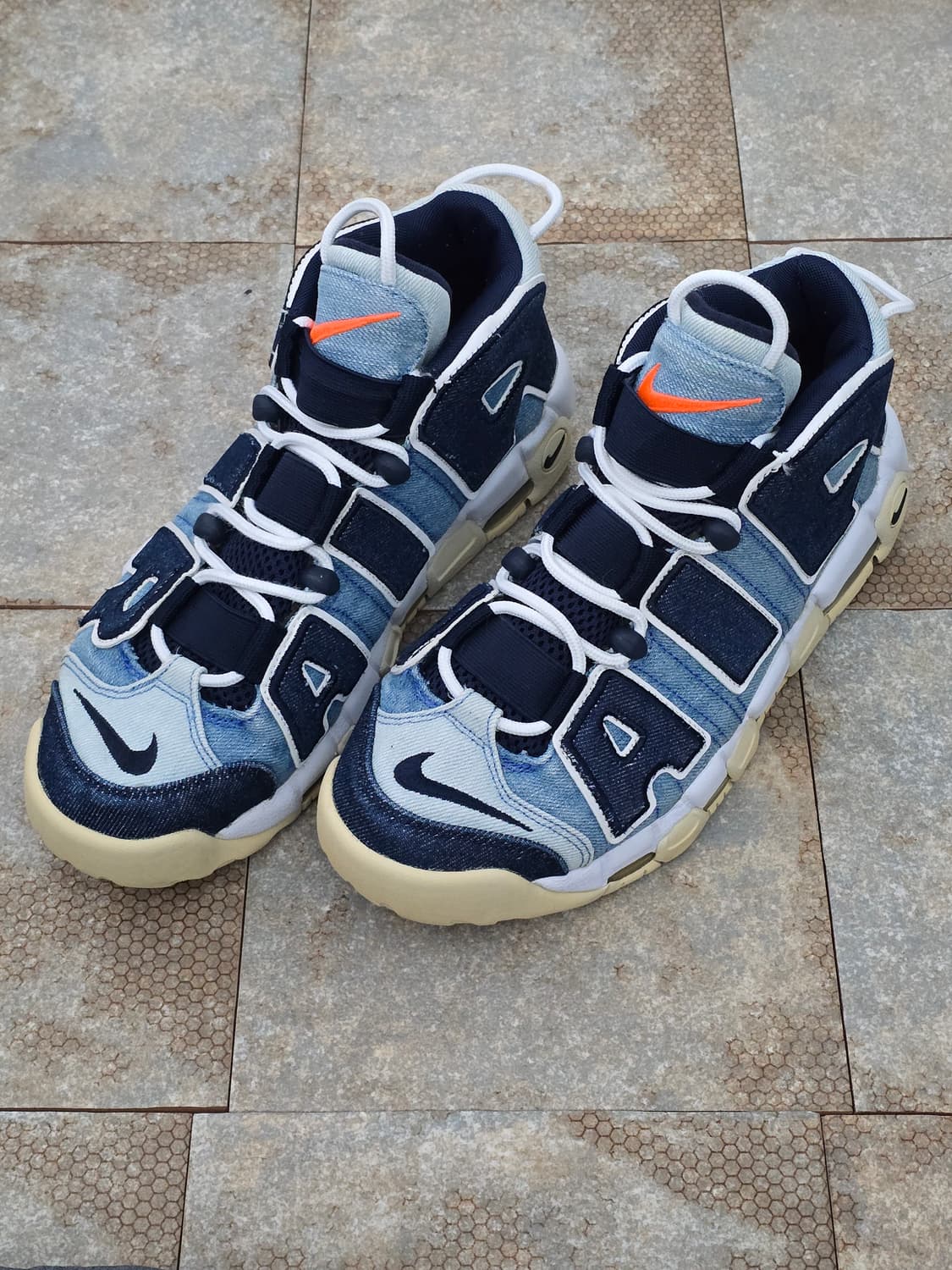 (260)나이키 에어 모어 업템포 96 데님 상품이미지1