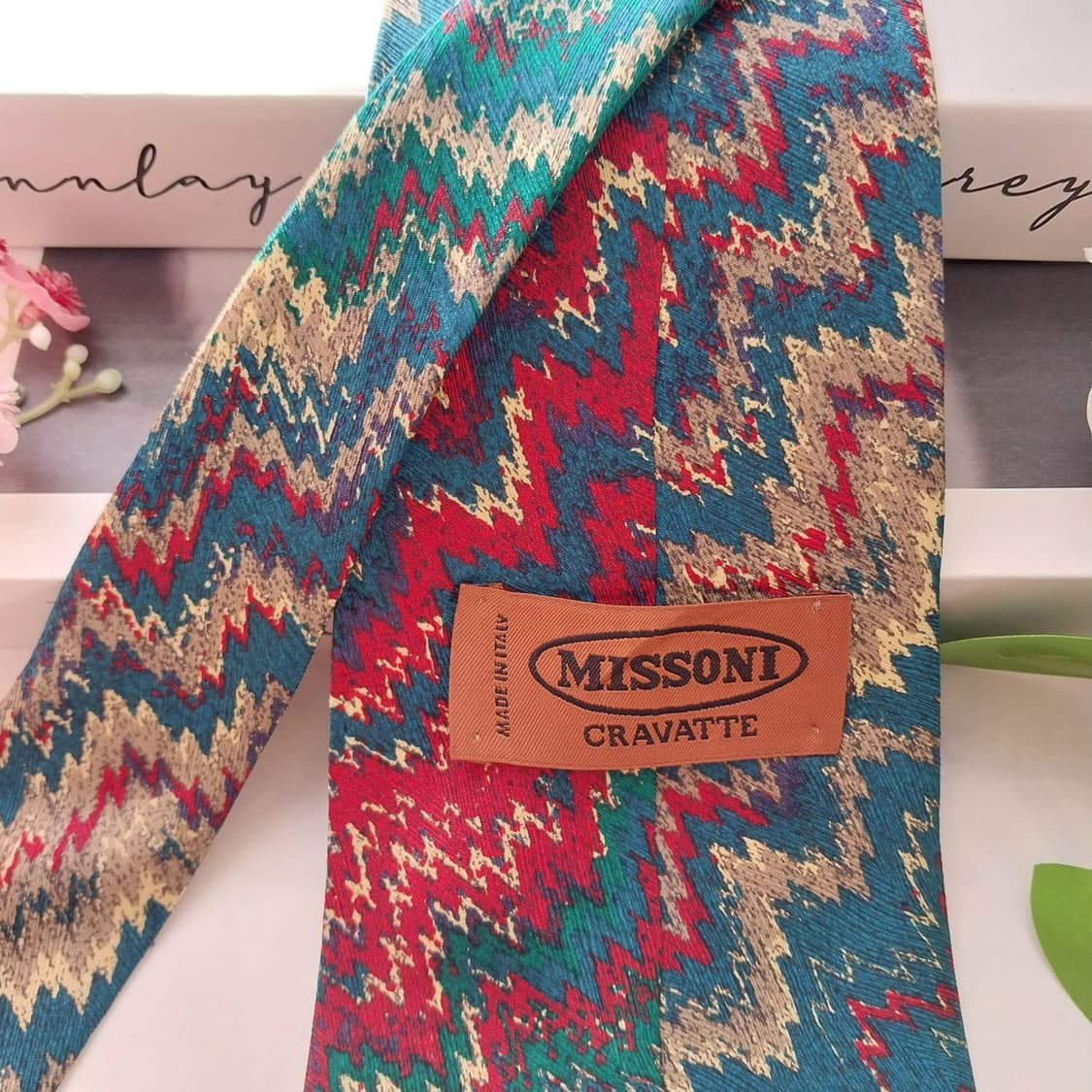 미쏘니 실크 그린 지그재그 패턴 넥타이 10cm A+등급 k1900
 상품이미지5