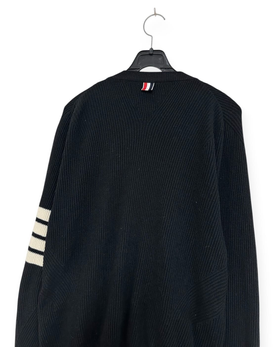톰브라운 4선 블랙 니트 가디건 상품이미지5