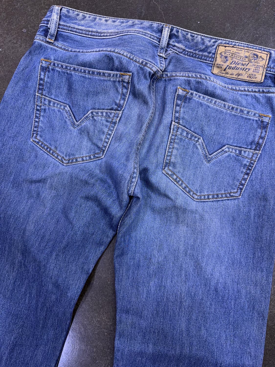 디젤 라키 레귤러 스트레이트핏 빈티지 워싱 데님팬츠 31 상품이미지9