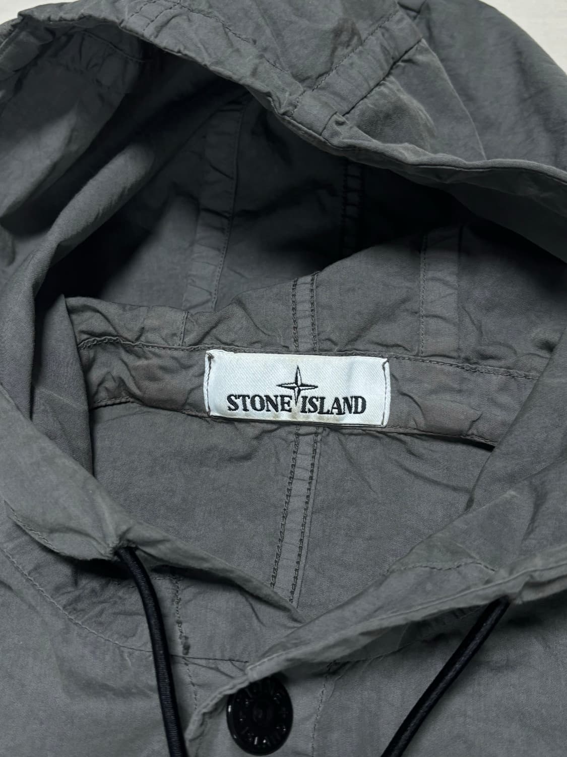 스톤아일랜드 후드 오버셔츠 차콜 [L] 상품이미지3