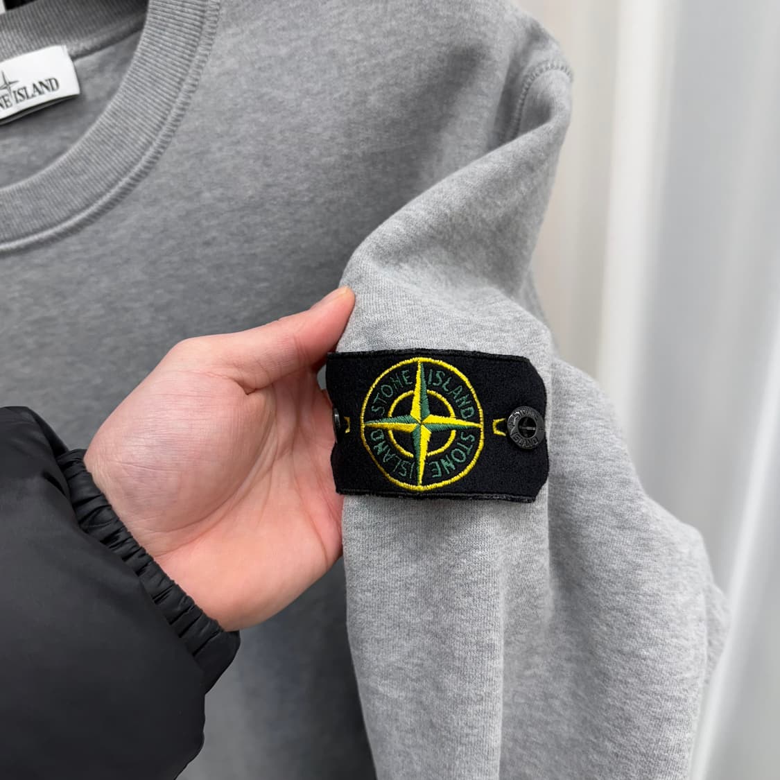 [백화점판/XXL] 스톤아일랜드 맨투맨 그레이 상품이미지3